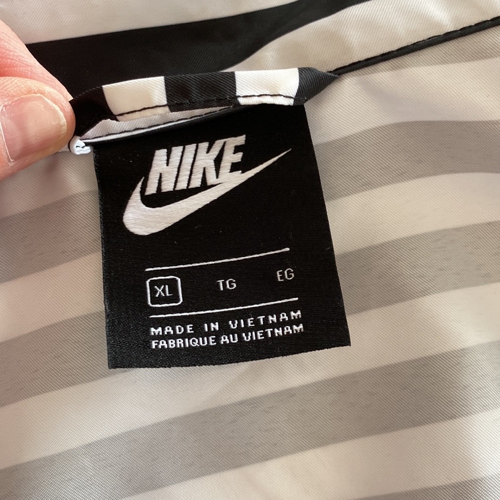 ❤️ NIKE - Ladies Windbreaker ❤️ - Picture 10 of 14